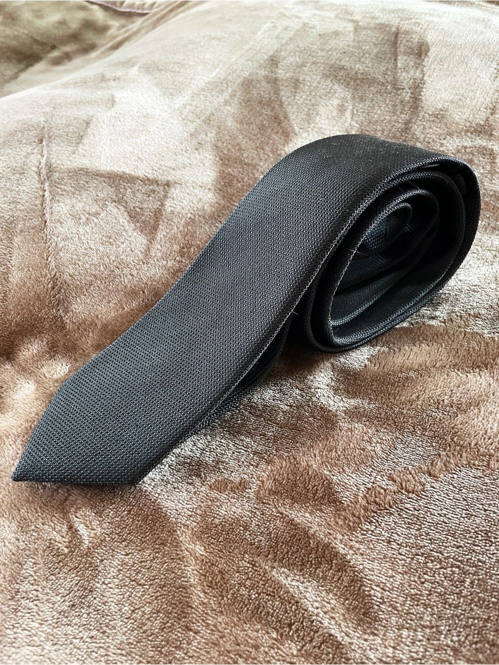 Charles T. Meloy Classic Charcoal Men's Silk Sleek Textured Jacquard Tie